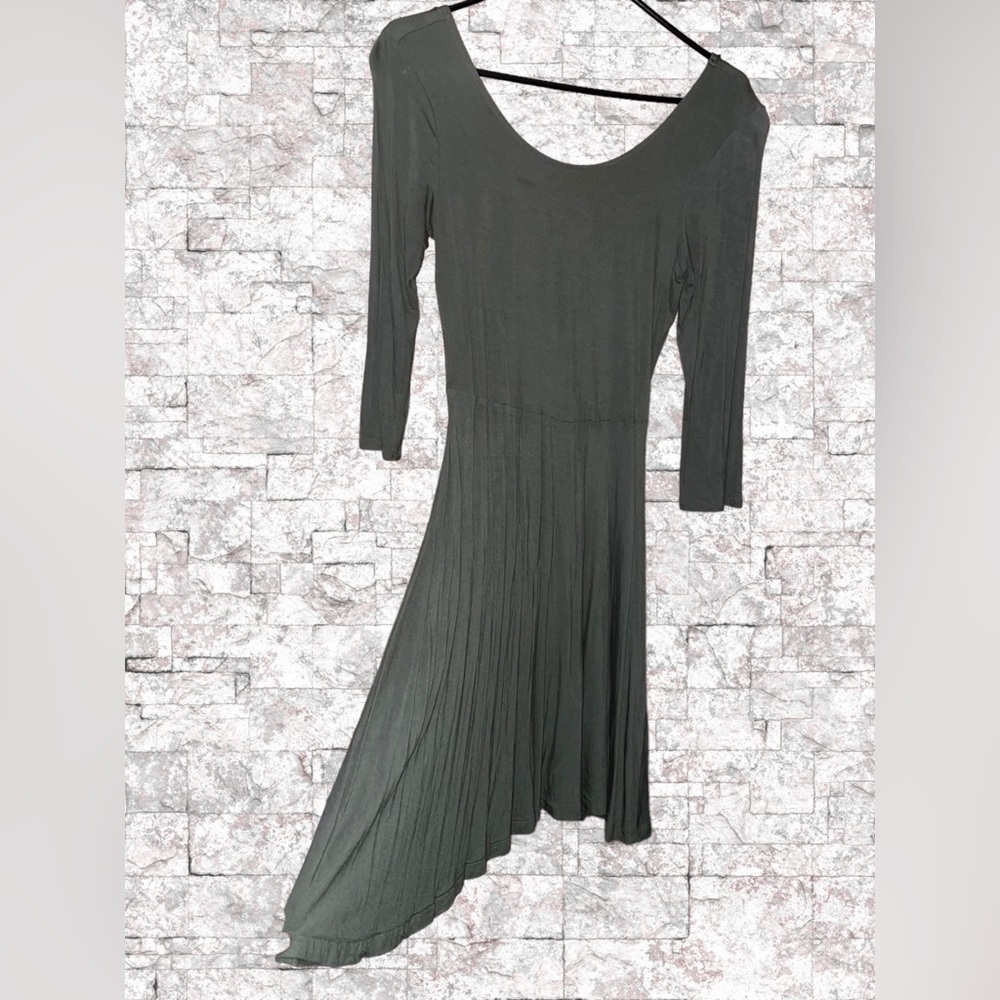 🫒 Green Dress